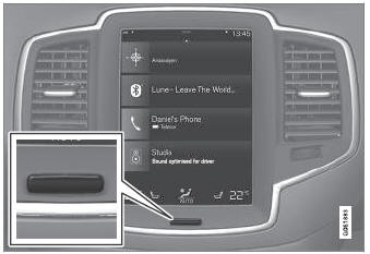 Volvo XC90. Activating and deactivating the center display