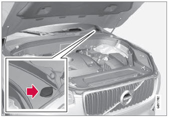 Volvo XC90. Filling washer fluid