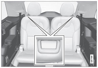 Volvo XC90. Folding the third row backrests