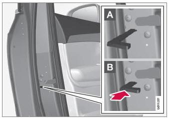 Volvo XC90. Locking and unlocking with detachable key blade